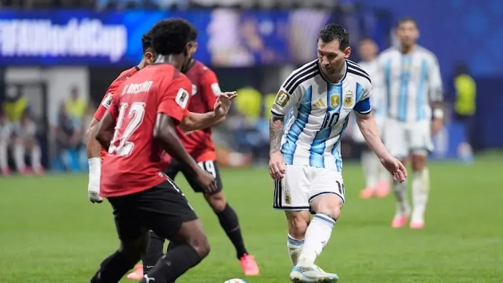 سيناريو درامي قاتل.. ريمونتادا الأرجنتين تنهي مغامرة الفراعنة في كأس العالم