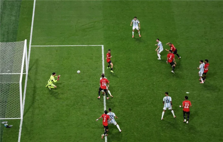 هدفان من مباراة مصر والأرجنتين.. فيفا يعلن القائمة النهائية للأفضل في ثمن نهائي كأس العالم