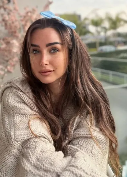 ​بأغنية ”أنا ابن مصر” بلغة الإشارة.. هنا الزاهد تدعم المنتخب