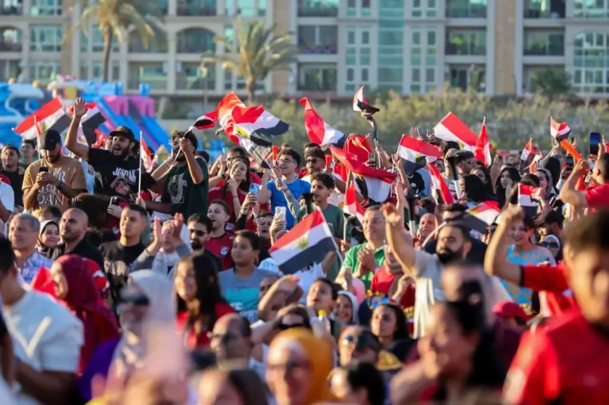 نادي سموحة يطلق رحلة مجانية لمطار العلمين دعما  لمنتخب مصر