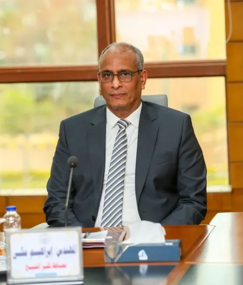 محافظ كفرالشيخ يهنئ ابنة مطوبس لتصدرها أوائل الدبلومات الفنية 2026 على مستوى الجمهورية