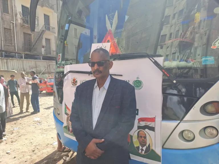 وسط إقبال كبير  على العودة الطوعية.. تفويج 800 سوداني من القاهرة ..والمهندس وداعة  : حريصون على توسيع  الشراكات لتسهيل عودة الكفاءات الوطنية
