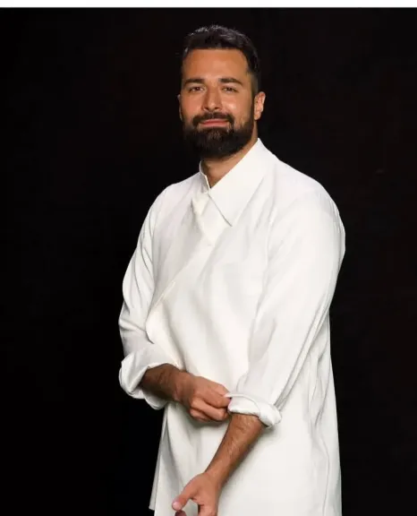 الفنان أحمد حاتم 