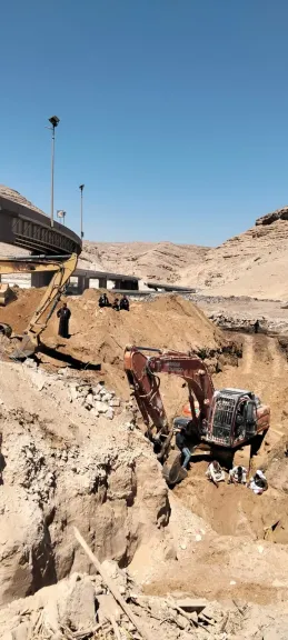 بعد 65 ساعة من البحث.. وقف أعمال انتشال أب وابنته من حفرة تنقيب عن الآثار في درنكة بأسيوط