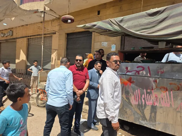 حملة مكبرة بالصف لضبط الأسواق.. تحرير 7 محاضر وإعدام أغذية فاسدة بمشاركة الصحة والتموين وسلامة الغذاء