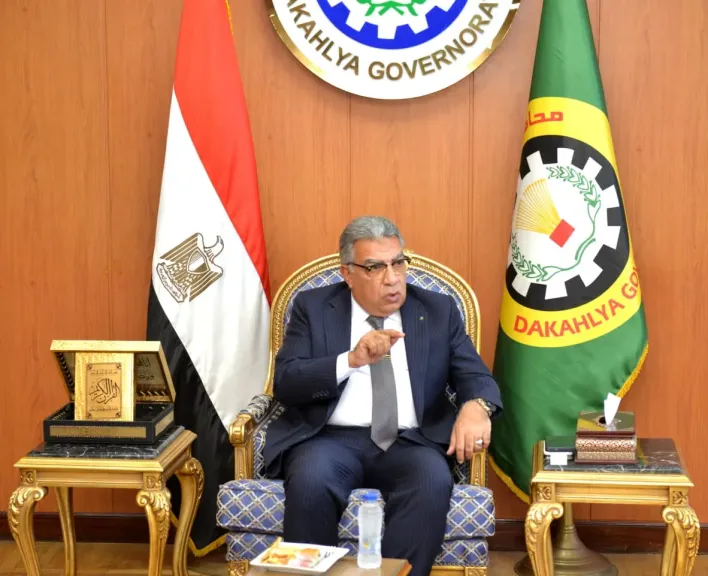 محافظ الدقهلية يستقبل رئيس المهرجان القومي للمسرح المصري وكوكبة من نجوم الفن