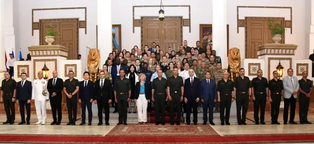 القوات المسلحة تحتفل بتخريج الدورة التدريبية الدولية الثانية حماية المدنيين بمهام الأمم المتحدة والقانون الدولي للهجرة