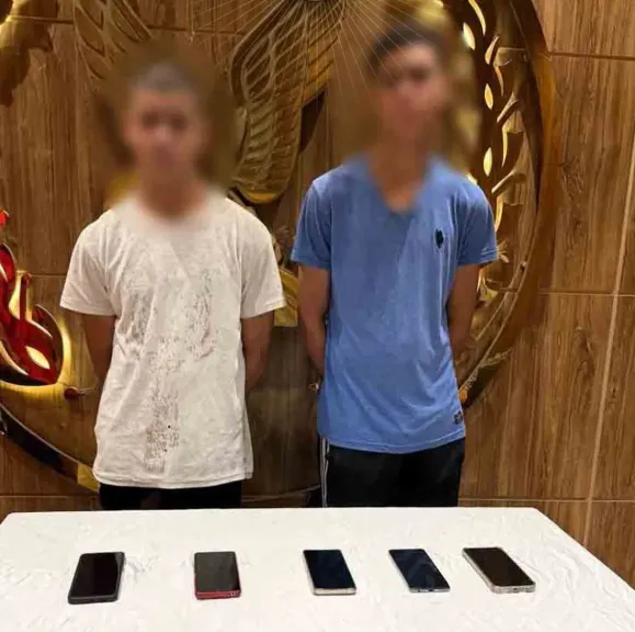 سقوط عصابة ”الخطف السريع” بالنزهة.. ضبط متهمين تخصصا في سرقة الهواتف واعترفا بـ4 وقائع أخرى