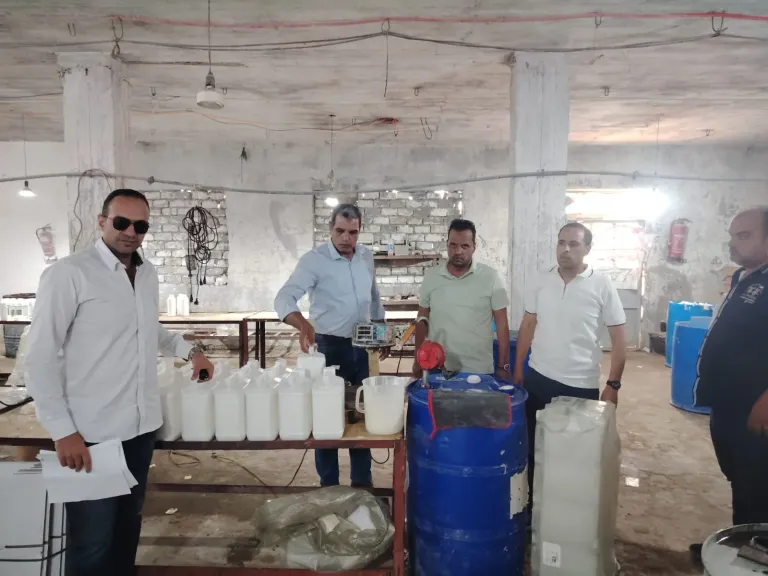 ”تموين البحيرة”: ضبط مصنع غير مرخص لتقليد المبيدات الزراعية فى النوبارية