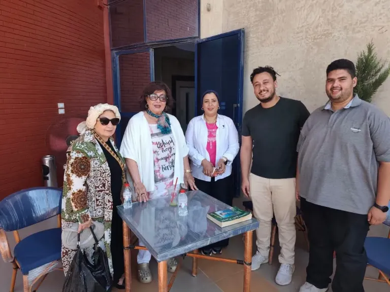 زيارة مميزة للفنانة القديرة سهير المرشدي لمكتبة مصر العامة بالمنصورة