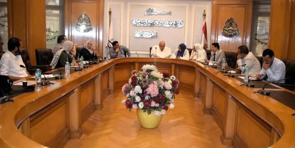 شعبة حراسة المنشآت تبحث مع التأمينات الاجتماعية تطبيق منظومتها على العاملين