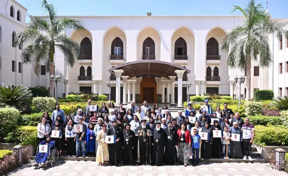البابا تواضروس يستقبل عائلات شهداء ليبيا.. لقاء أبوي يجسد الوفاء للشهداء ووحدة الكنيسة عبر الأجيال