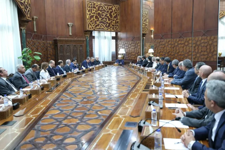 شيخ الأزهر يستقبل سفراء مصر الجدد في 48 دولة .. ويؤكد: الأزهر أحد أبرز روافد القوة الناعمة المصرية