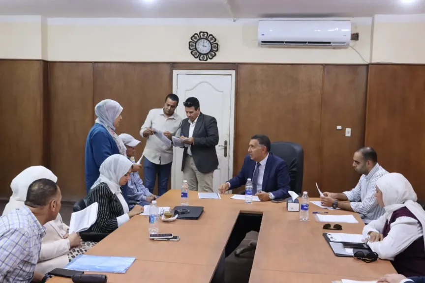 ”تروسيكل ووحدة سكنية وفرصة عمل”.. قرارات إنسانية عاجلة من محافظ القليوبية خلال لقاء المواطنين