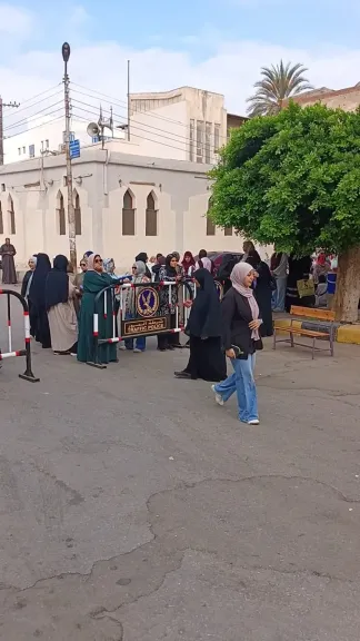 توافد طلاب الثانوية العامة على لجان الامتحانات بكفرالشيخ لأداء آخر المواد وسط قلق ودعوات أولياء الأمور