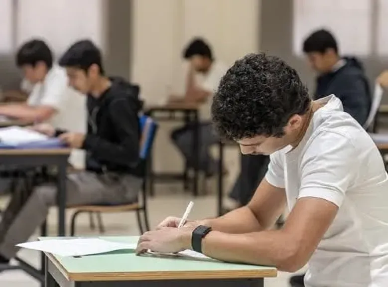 اليوم.. إسدال الستار على ماراثون الثانوية العامة 2026.. وطلاب النظامين الجديد والقديم يؤدون آخر امتحاناتهم