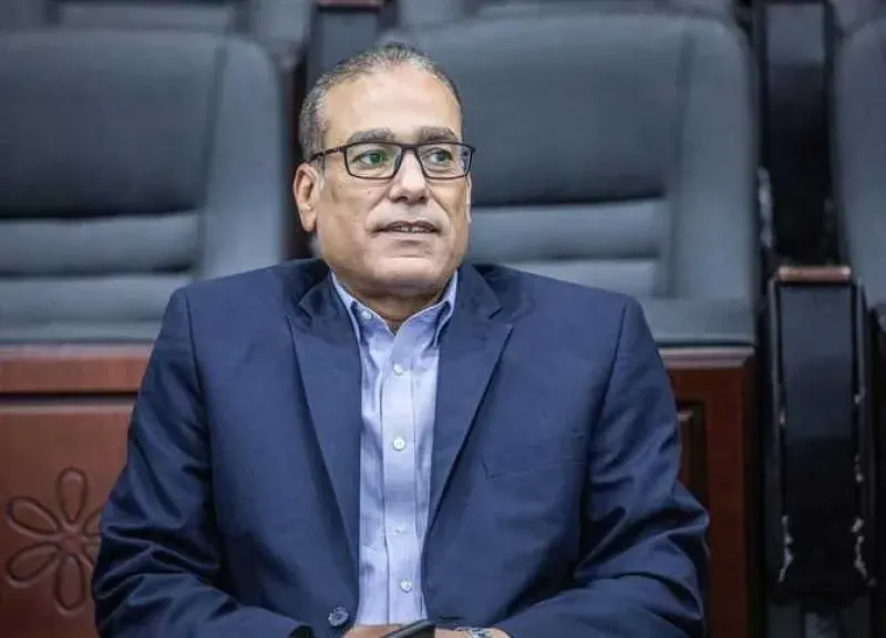 بعد انتهاء المهلة.. سمارت يطالب مصطفى عزام بحسم مقعد الممتاز “ب”