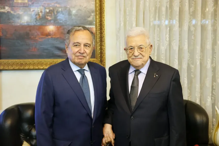 خلال لقائه الرئيس محمود عباس بالأردن :  نبيل فهمي : دعم فلسطين شعبا وحكومة لا يجب أن يكون مجرد شعار