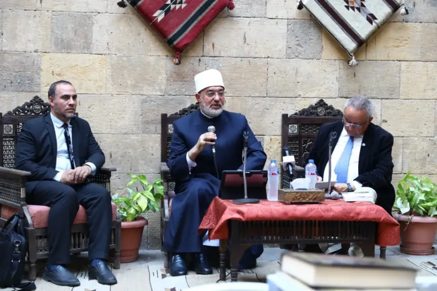 مفتي الجمهورية يشارك في مناقشة كتاب «التدخل الإلهي لإنفاذ الحق والعدالة»