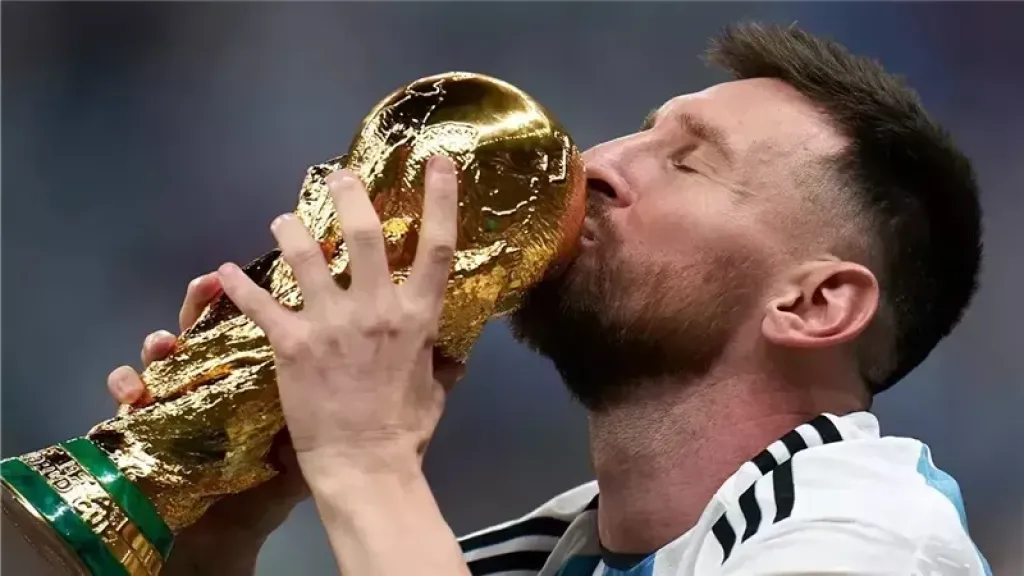 ألونسو عن ميسي: يتجاوز التوقعات في كأس العالم