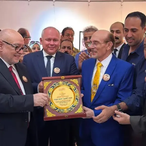 تكريما لمسيرته الفنية والثقافية الممتدة،.. محمد صبحي يفتتح معرض ” فارس الفن العربي”