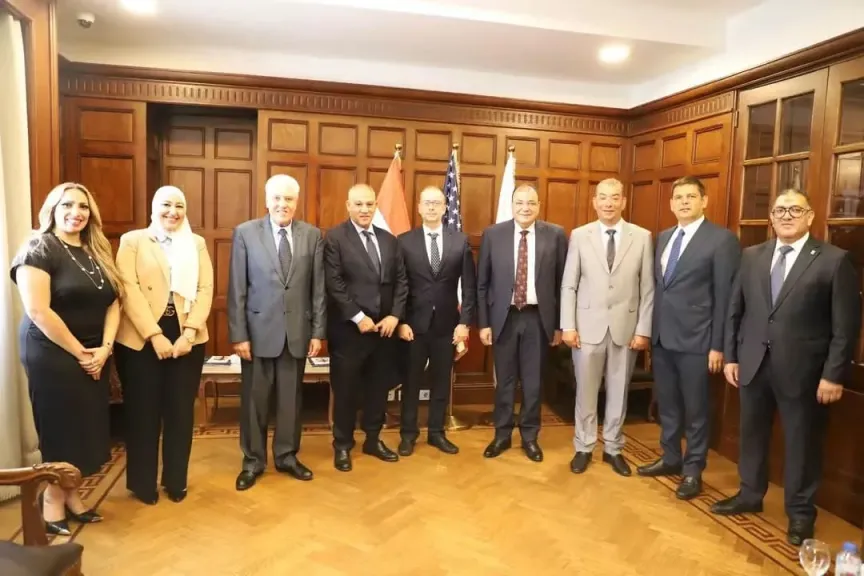 ”غرفة الإسكندرية” تبحث سبل التعاون مع وفدًا من السفارة الأمريكية لدعم فرص الاستثمار والتجارة.