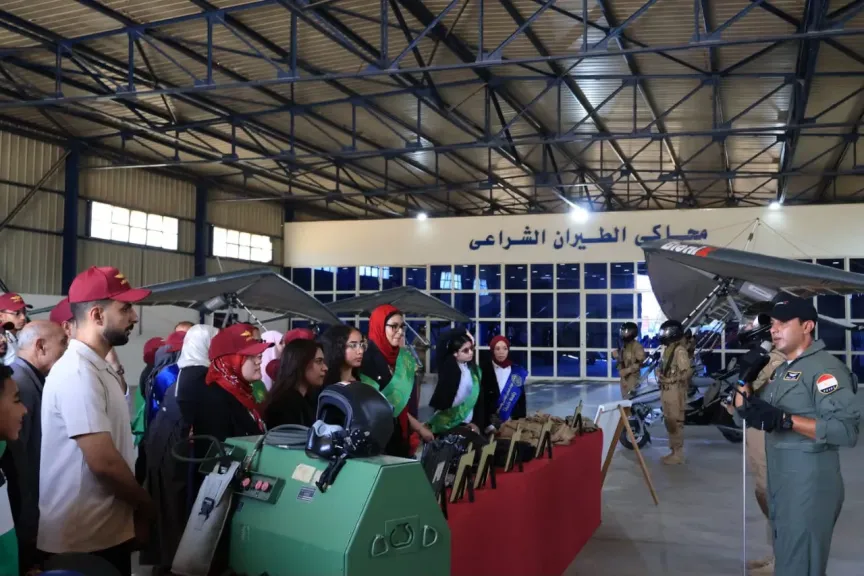 جامعة القاهرة تنظم زيارة ميدانية لطلابها إلى قيادة قوات المظلات بالتعاون مع قوات الدفاع الشعبي والعسكري،لتعزيز الوعي الوطني.