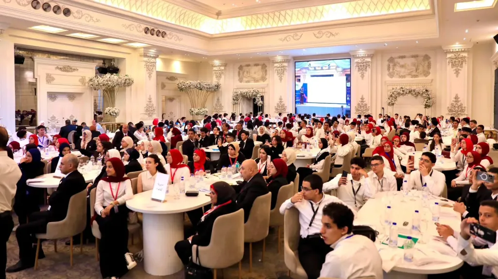 بحضور سفير اليابان.. وزير التعليم يكرم الطلاب المتفوقين في اختبار «توفاس» للبرمجة والذكاء الاصطناعي