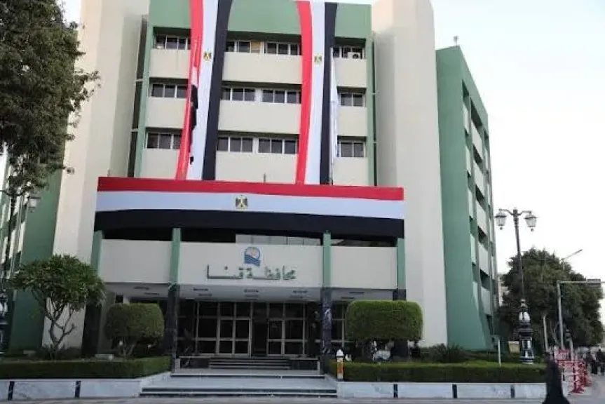 ردًا على شكوى الأهالي.. محلية دشنا تكشف موعد بدء رصف طريق العزب المصري