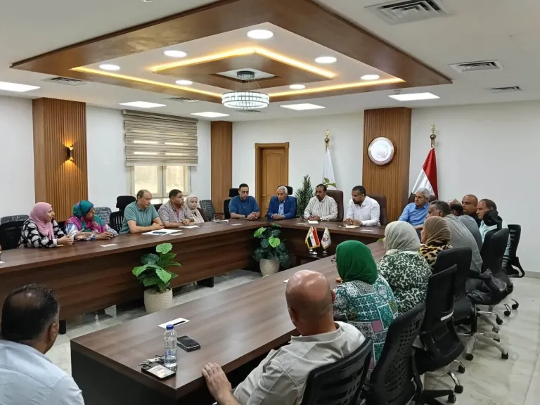 وزيرة الإسكان تتابع موقف عدد من المشروعات وملفات العمل بمدينة العبور الجديدة