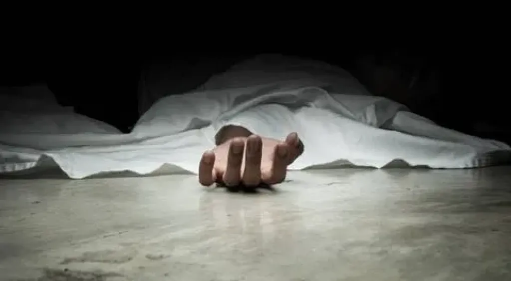 بعد انبعاث رائحة كريهة.. العثور على جثة شاب متحللة داخل كمبوند بالقاهرة الجديدة
