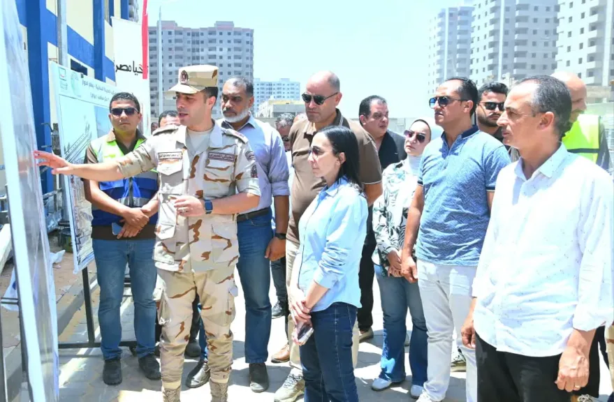 لحل مشكلة ضعف المياه ببعض القري.. محافظ البحيرة تتفقد توسعات محطة غرب 2 بكفرالدوار