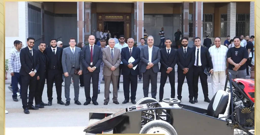 رئيس جامعة الزقازيق يشهد مشروع تخرج سيارة فورمولا 1 تعمل بالهيدروجين