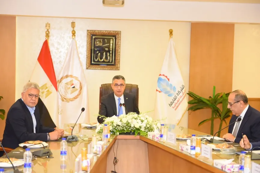 وزير التموين يطمئن على المخزون الاستراتيجي للسلع الأساسية ويتابع تنفيذ مشروع «كاري أون»