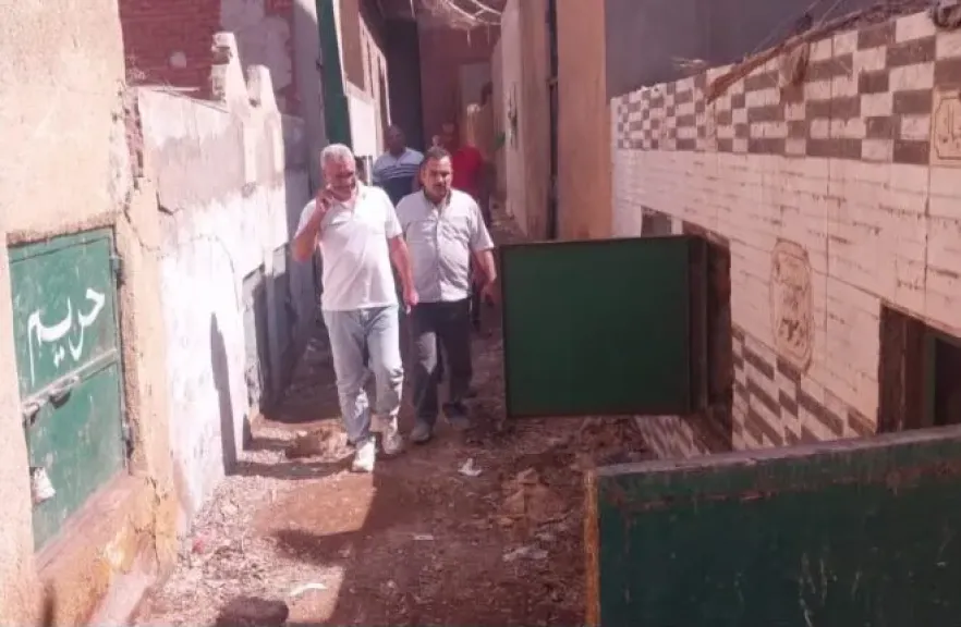 لغز المياه داخل المقابر ينكشف.. لجنة فنية تحدد مصدر التسريبات في قرية الشموت