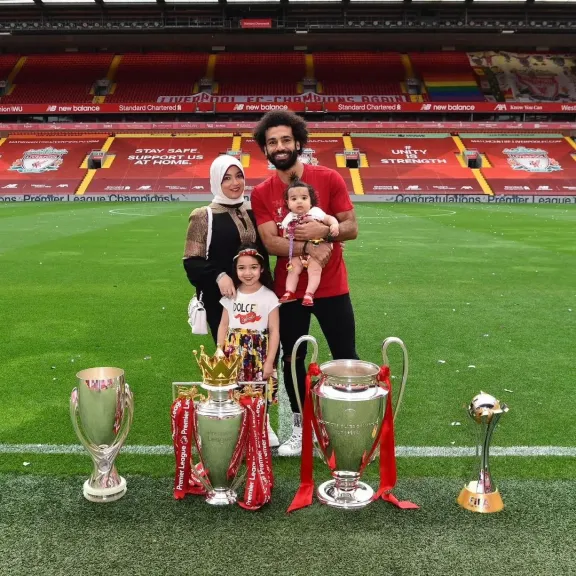 زوجة محمد صلاح تحسم وجهته المقبلة.. وتركيا تتفوق على عرض سعودي ضخم