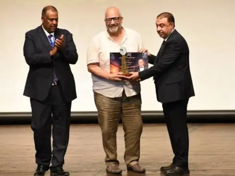 بأسم بيومي فؤاد.. مهرجان قسم المسرح الدولى يرفع الستار عن دورته ال 19 علي المسرح الكبير لمكتبة الإسكندرية
