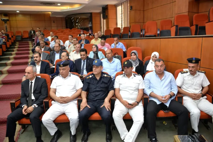 محافظ الدقهلية خلال  الاجتماع  التنفيذي:- تقييم أداء رؤساء المراكز والمدن سيكون عملية مستمرة تعتمد على معايير واضحة وشفافة
