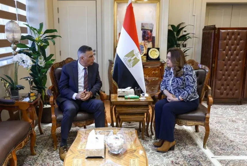 وزيرة التنمية المحلية والبيئة تتابع مع محافظ جنوب سيناء الموقف التنفيذى للمشروعات التنموية والخدمية