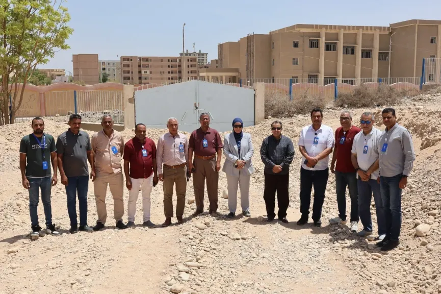 رئيس جامعة قنا يبحث استكمال محور الجامعة الأهلية ويتفقد مسار المشروع ميدانيًا