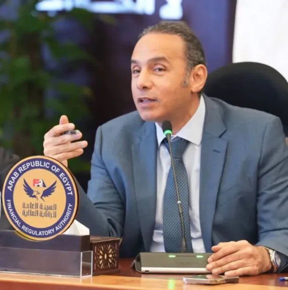 الرقابة المالية  تصدر قراراً بتطوير وثيقة التأمين الاختيارية للمصريين بالخارج