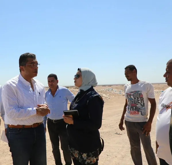 محافظ البحر الأحمر يتفقد المدفن الصحي برأس غارب ويوجه بسرعة استكمال الإجراءات البيئية للمدفن