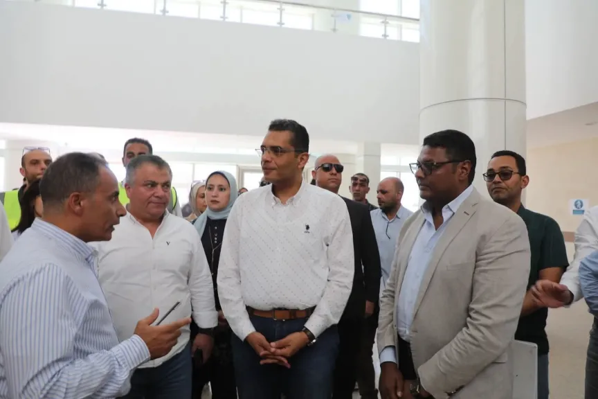 محافظ البحر الأحمر يتفقد أعمال الإنشاءات بمستشفى رأس غارب المركزي و وحدة الأمل الصحية