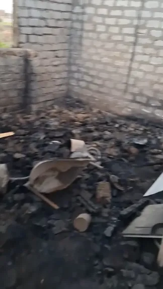 لعدم تنازله على قضية ضده.. مواطن يشعل النيران داخل منزل جاره ويمنع الناس من إخماد الحريق في قنا