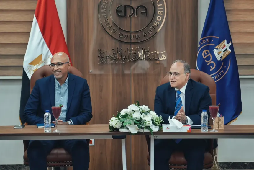هيئة الدواء وغرفة الصناعة تبحثان استقرار سوق الدواء وتعزيز تنافسية المنتج المصري