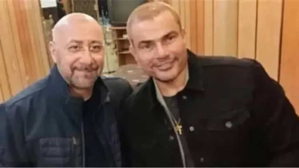 (لا أعلم أي حاجة وده قراره هو).. الشاعر بهاء الدين محمد يوضح حقيقية مشاركته بألبوم عمرو دياب الجديد” حبيتك ”