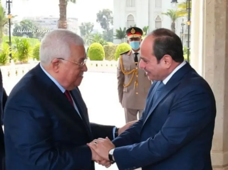الرئيس محمود عباس يهنئ الرئيس السيسي بذكرى ثورة ٢٣  يوليو المجيدة ويثمن مواقف مصر الداعمة لفلسطين