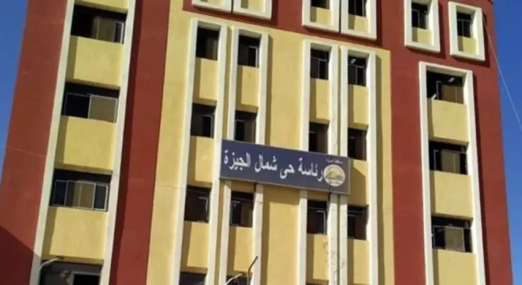 مسكوه قدام الكافيه.. سقوط مدير التنظيم بحي إمبابة متلبسًا برشوة 50 ألف جنيه واستدعاء رئيس الحي للتحقيق | خاص