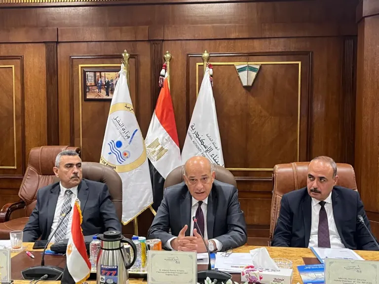 ميناء الإسكندرية يبحث سبل التعاون مع  الوفد الاسباني لتعزيز الربط البحري والتجاري وزيادة حجم الاستثمارات .