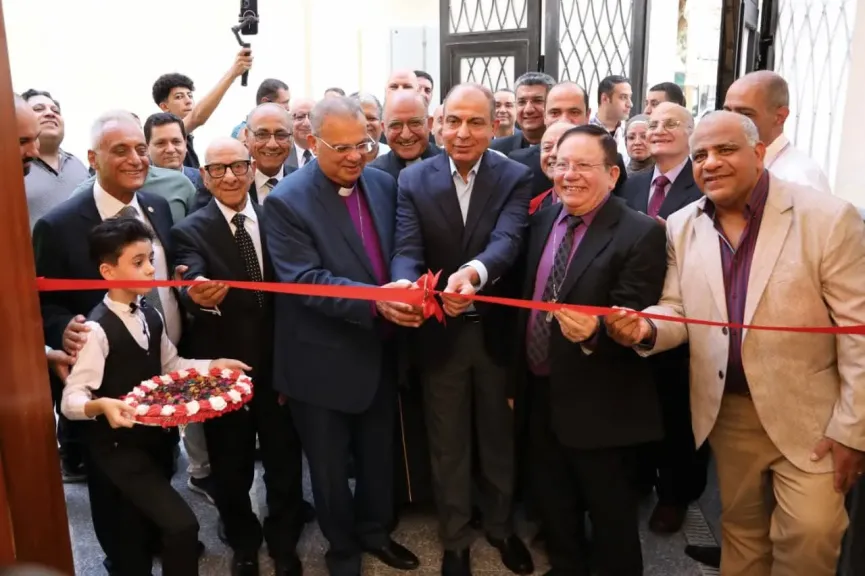رئيس الطائفة الإنجيلية ومحافظ المنيا يفتتحان كنيسة أرض سلطان.. إشادة بجهود الدولة ورسائل تحذر من الشائعات